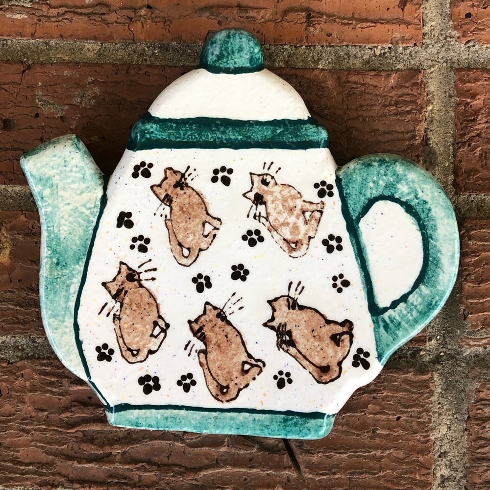 Handmade Teapot Shaped Ceramic Trivet Hot Plate Sponge Painted Cat Design